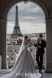 -现代经典婚纱摄影