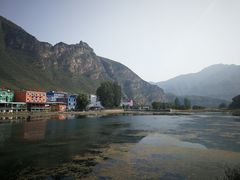 -百里峡七彩艺术小镇