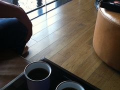 在大堂落座也递茶送水服务真好-厦门海港英迪格酒店(中山路店)