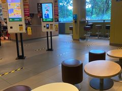 -麦当劳(龙洞店)
