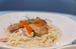Black Truffle Bacon Chicken Pasta