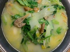 -蜜桃餐厅·伴山(湖滨商业街店)