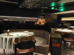 -左庭右院鲜牛肉火锅黑金店(陆家嘴中心店)