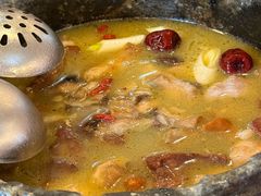 -鲁朗纳麦石锅鸡庄园