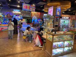-卡通尼乐园(荟聚中心店)
