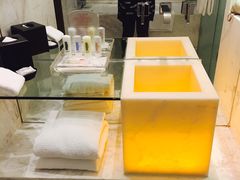 -上海滴水湖皇冠假日酒店