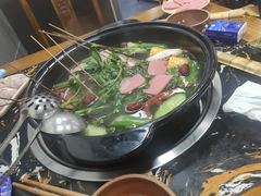 -灌县老妈砂锅串串香(万科红生活广场店)