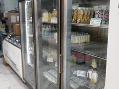 面包甜点陈列柜-白色日记·手作酸奶(麦凯乐店)