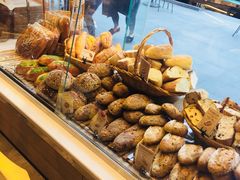 -巴黎贝甜(大宁国际商业广场店)