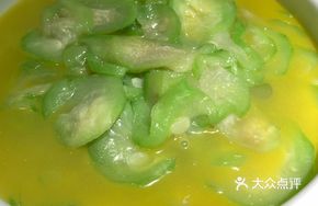 Clam Meat Stir-Fried with Selenium-Rich Loofah