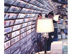 -钟书阁(珍园店)