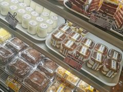 面包甜点陈列柜-新侨三宝乐面包店(崇文门店)