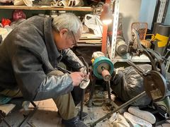 -静安寺修鞋修包修拉链