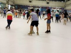 -正佳冰河湾真冰滑冰场