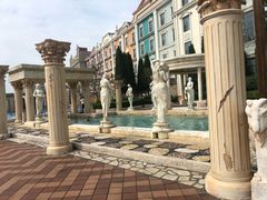 -泉城欧乐堡戏水湾艺术养生温泉