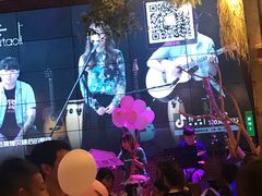 -临界音乐酒馆·小龙虾·江湖菜(华熙LIVE·鱼洞店)