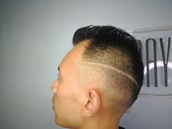 -FRIDAY星期五专业美发沙龙