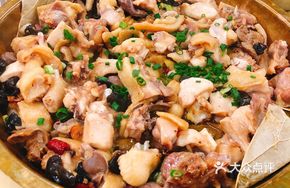 Steamed Chicken Leg in Copper Plate