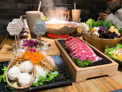 -湊湊火锅·茶憩(杭州湖滨银泰in77店)