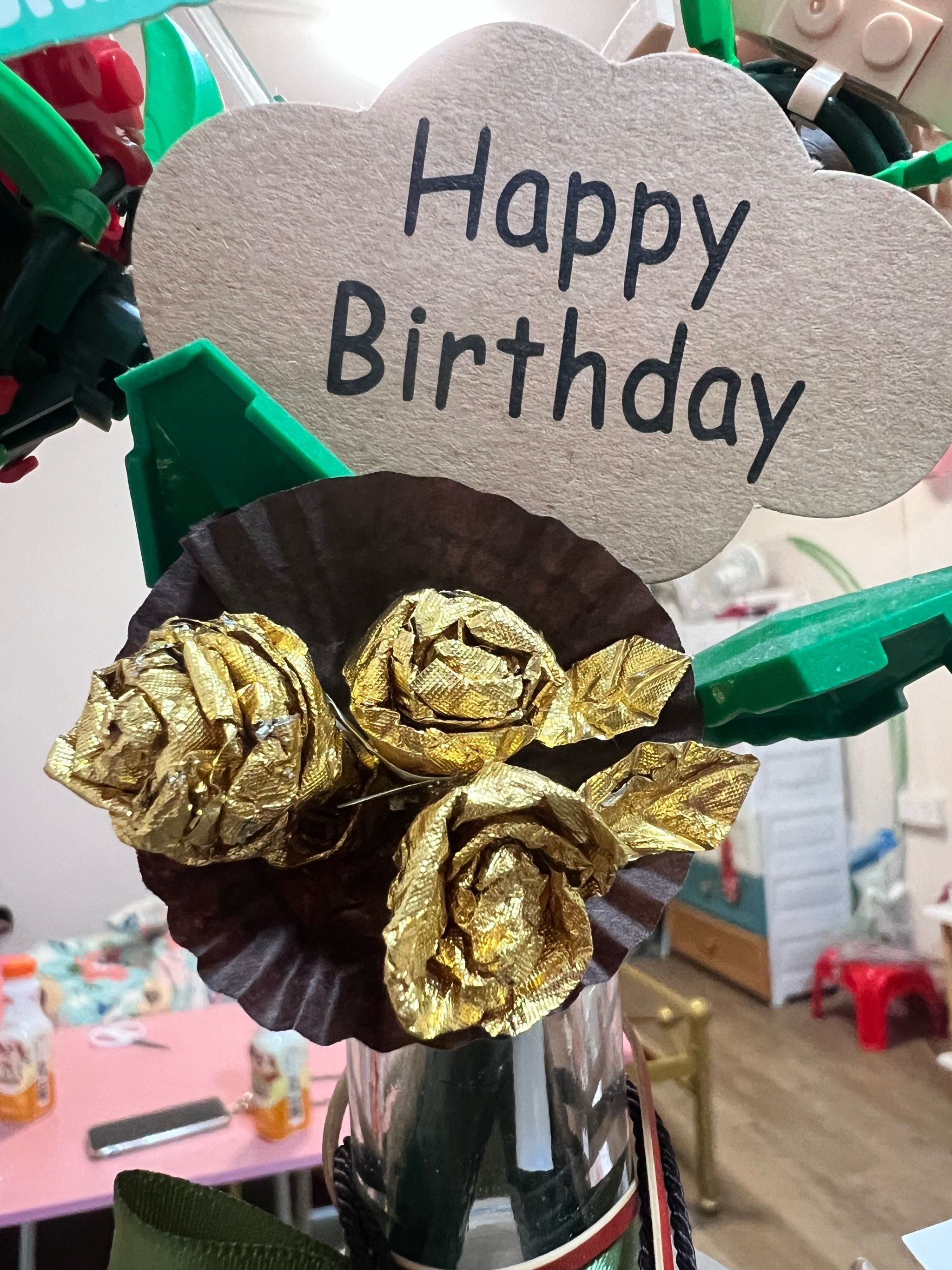 费列罗巧克力纸折叠玫瑰花简单手工教程!