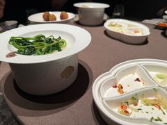 -左庭右院鲜牛肉火锅黑金店(陆家嘴中心店)