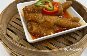 Steamed Chicken Feet with Peanuts