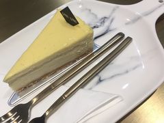 -UNI UNI(环亚凯瑟琳店)