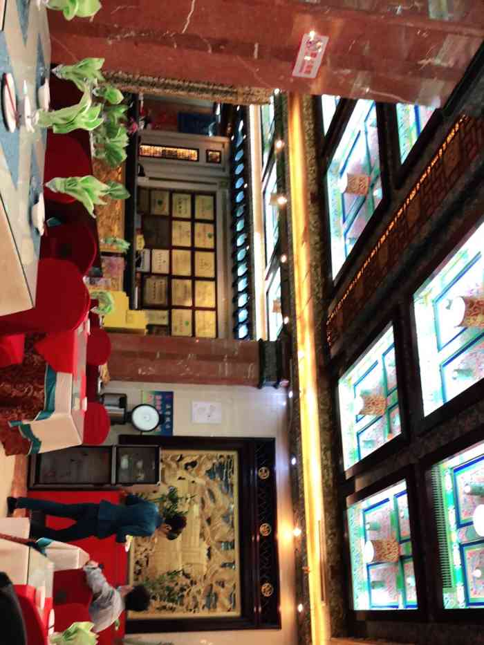 鹊华居—宴泉城 海鲜·鲁菜·融合味(历下大明湖店)-"济南比较著名的