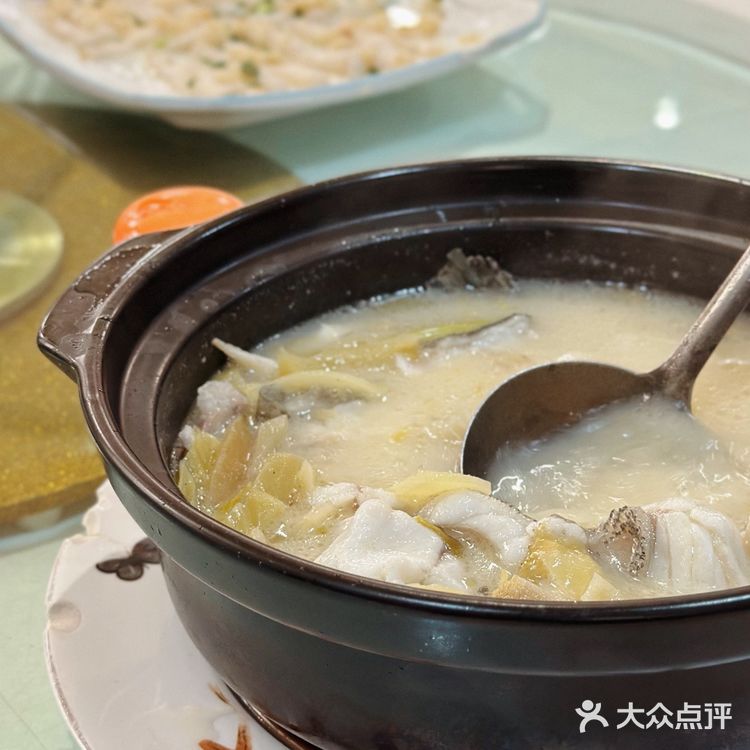 品香估计是老一辈的东莞人都不陌生的餐馆