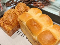 -HOT CRUSH趁热集合·现烤面包(上海环球港店)