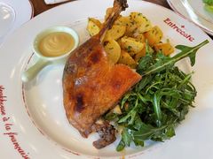 慢煮油封鸭腿配鸭油炒土豆-Entrecôte 法国牛扒馆(保利·时光里店)