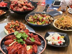 -巴厘龙虾·榜首油焖大虾(音乐学院·沿江酒馆店)