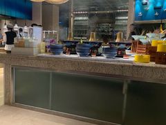 自助取餐区-咖啡苑自助餐厅·中国大饭店