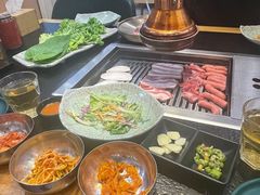 -臻牛烤肉