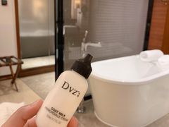 -三亚湾海居铂尔曼度假酒店