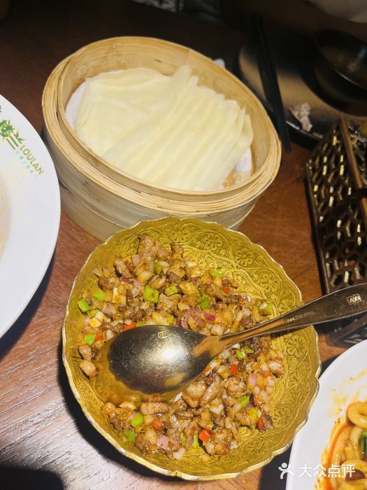 楼兰新疆主题餐厅(苏州中心店)薄饼卷羊肉粒图片