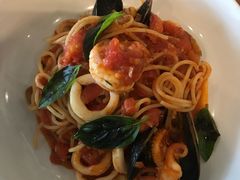 -ROAST coffee & eatery