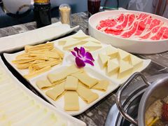 -何鲜菇火锅(大营盘店)