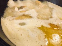 -鲜入围煮花胶鸡海鲜火锅