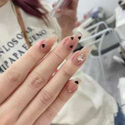 -悦指间美甲美睫