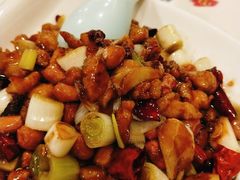 宫保鸡丁-有红鸡毛店·川菜(建设路店)