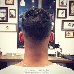 -MARTIN'S BARBER SHOP男士理发馆
