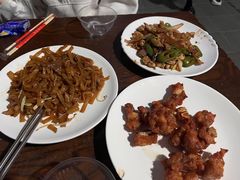 炒牛河-美食店(华贵路店)