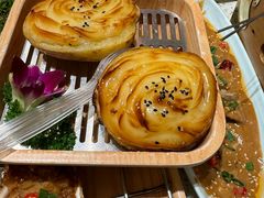 -小董哥烤串·爆汁大油边(故宫店)