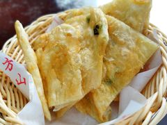 葱花油饼-方中山胡辣汤(蓝堡湾店)