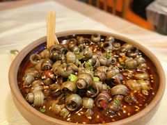 -老街烧烤大排档·地道湖北菜·龙虾馆(汉口火车站店)