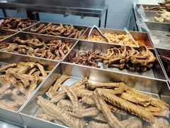 -狗撵鸭(泰山公寓店)