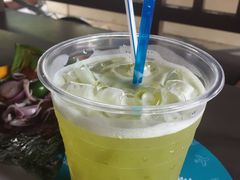 -东海岸人工湖美食村