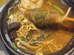 红烧牛肉砂锅-老新隆牛肉锅贴(新街口店)