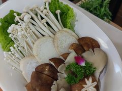 菌菇拼盘-左庭右院鲜牛肉火锅(浦江欢乐颂店)